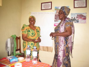 Våres Kiswahilli lærere! Mama Joyce og Mama Agnes